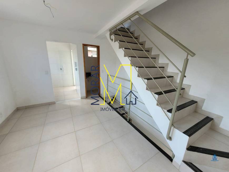 Casa à venda com 2 quartos, 55m² - Foto 2