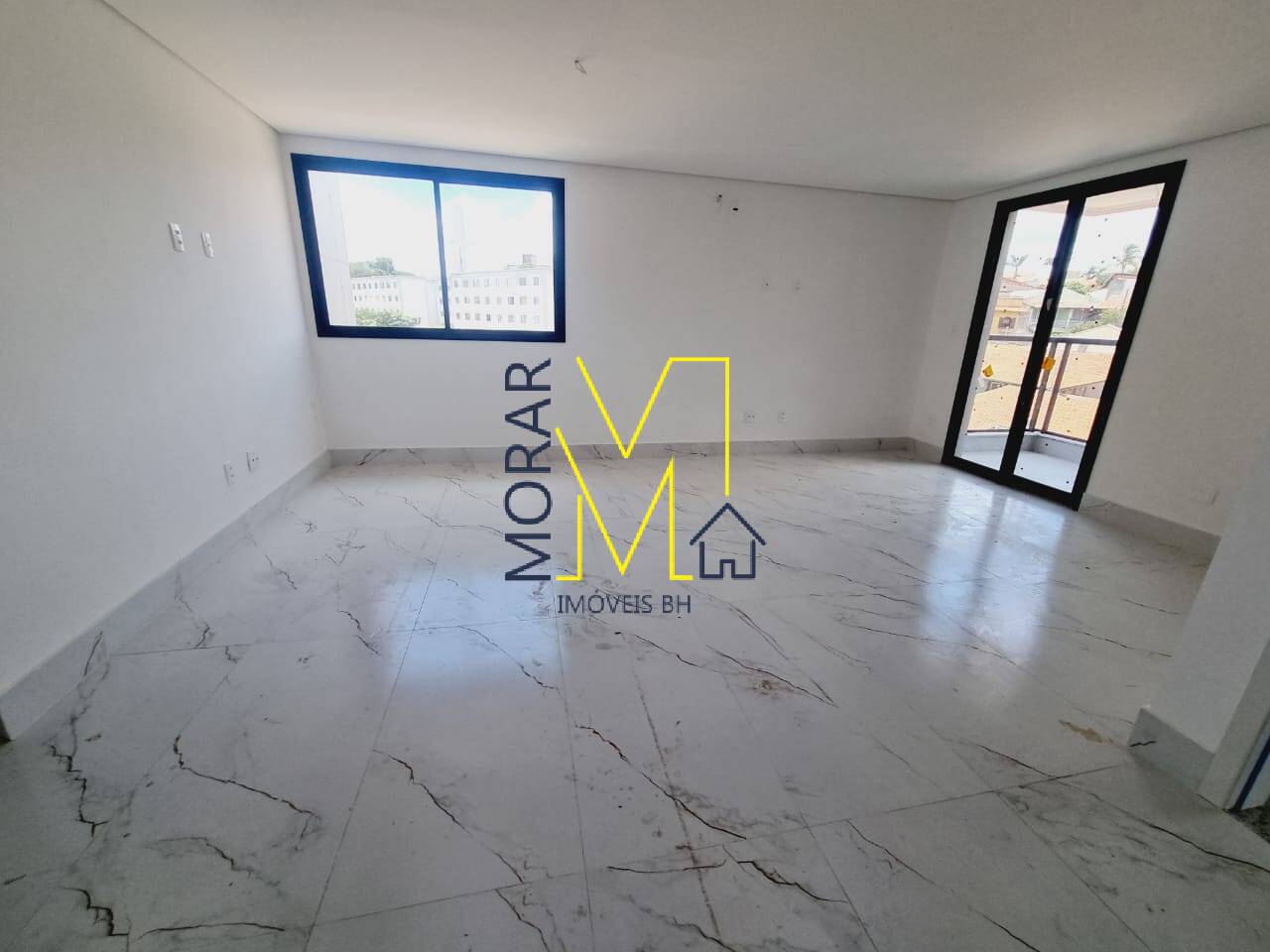 Apartamento à venda com 3 quartos, 90m² - Foto 1