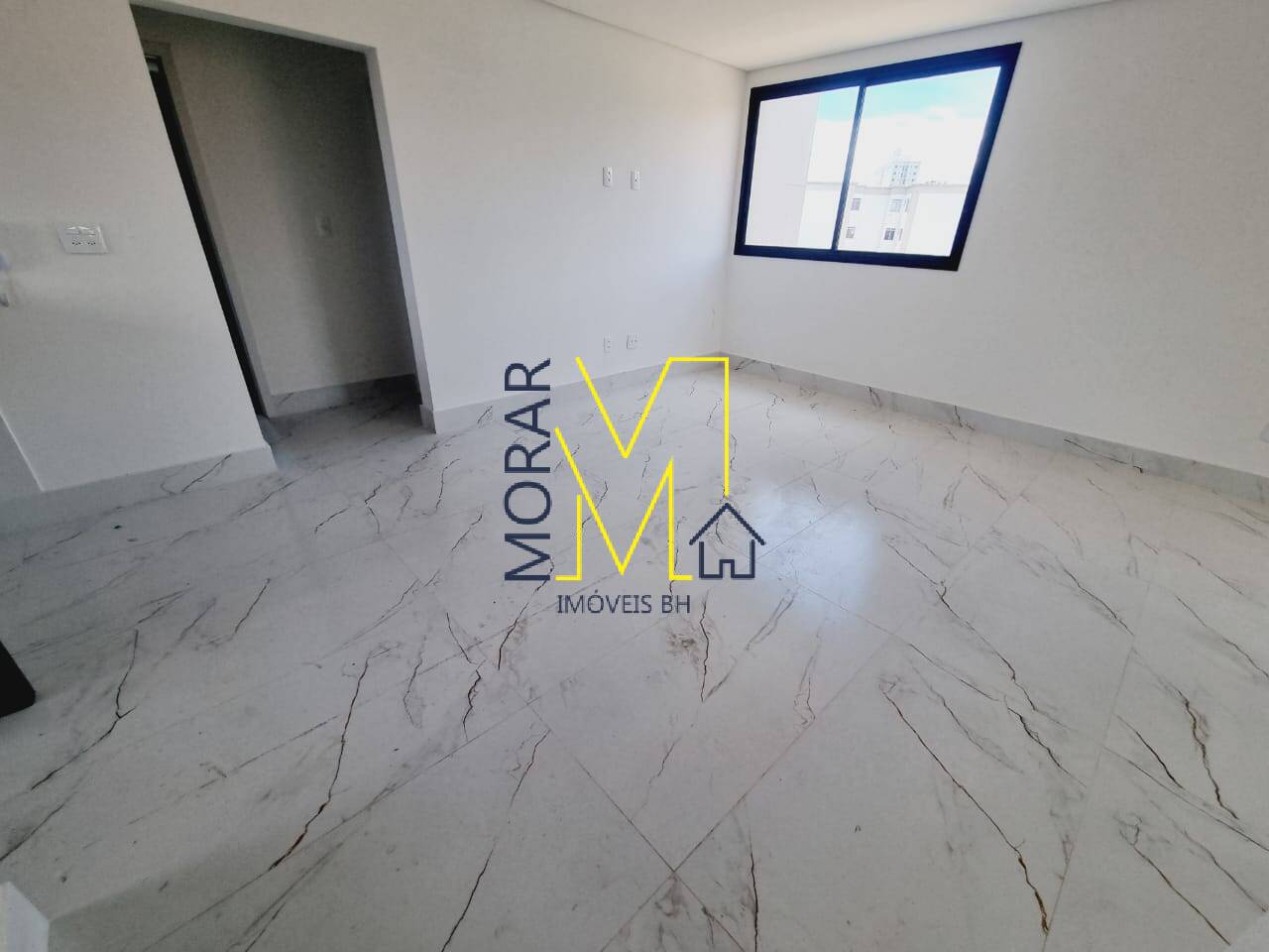 Apartamento à venda com 3 quartos, 90m² - Foto 1