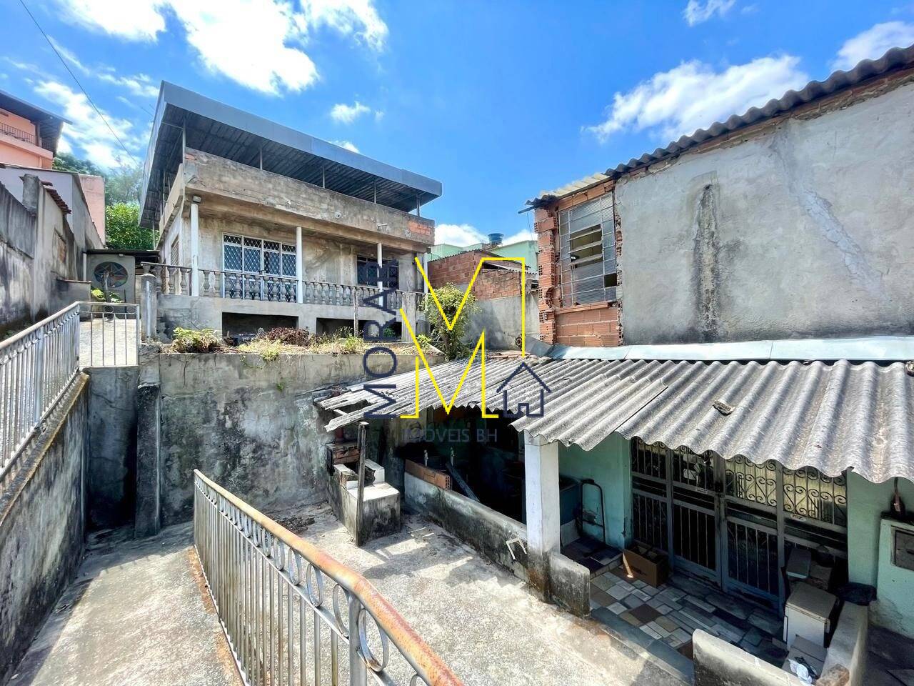 Casa, 4 quartos, 245 m² - Foto 1