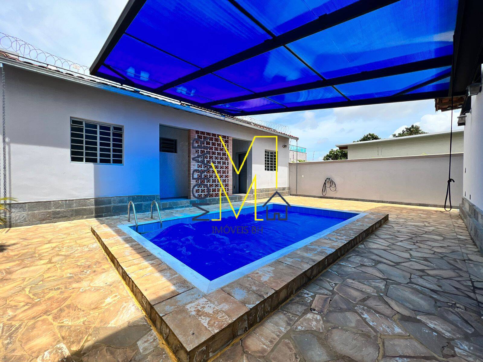 Casa, 3 quartos, 181 m² - Foto 1