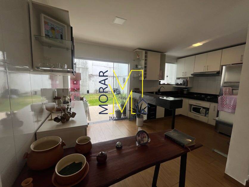 Casa, 3 quartos, 117 m² - Foto 1